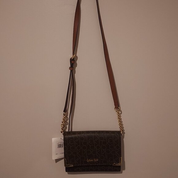 Calvin Klein Signature Crossbody - Picture 3 of 5